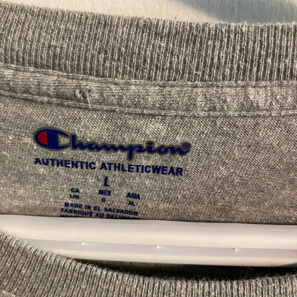 Champion long sleeve - Picture 2 of 2